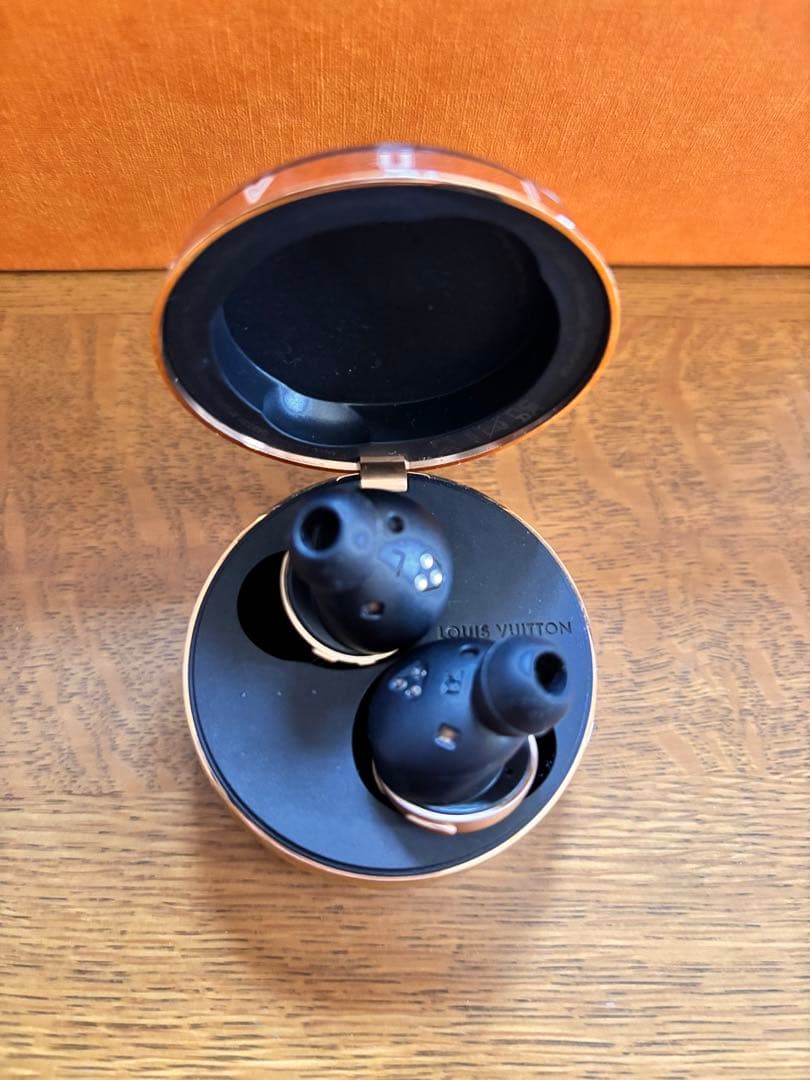 16日、17日限定価格 Louis Vuitton ワイヤレスイヤホン