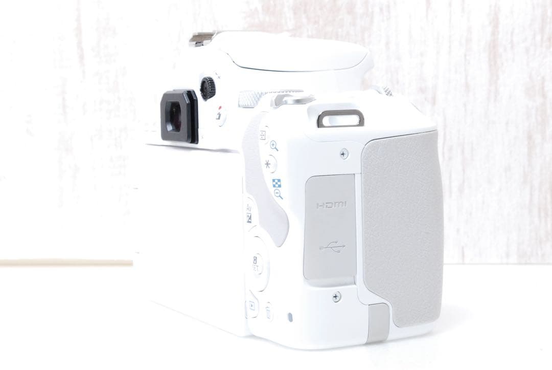 ❤️希少カラー❤️Wi-Fi内蔵❤️すぐ使えるセット❤️ Canon Kiss X9 白