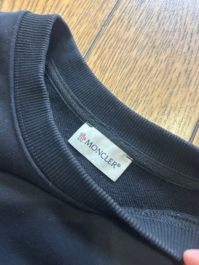 MONCLER ブラック トレーナー