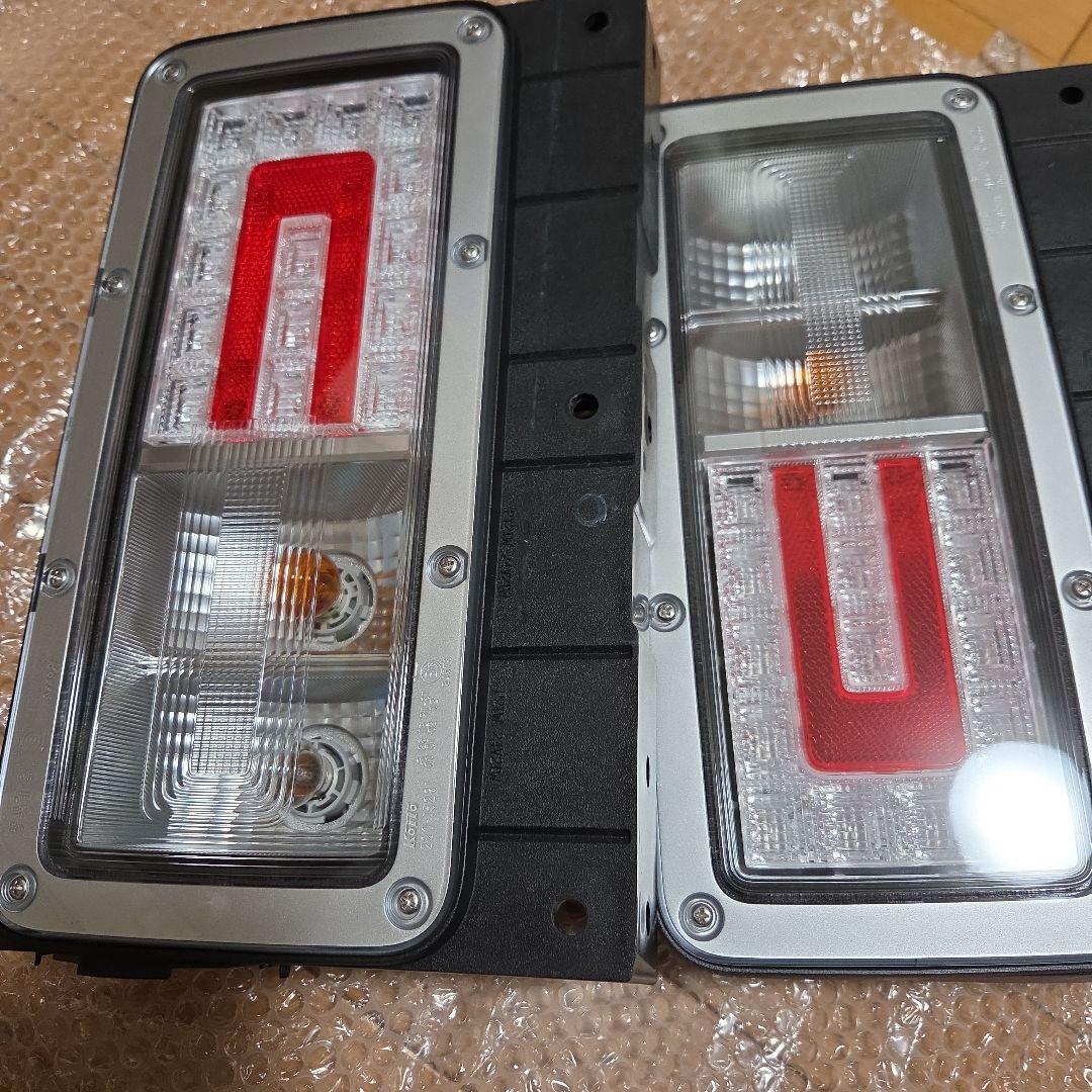 日野大型　純正　LEDテールランプセット