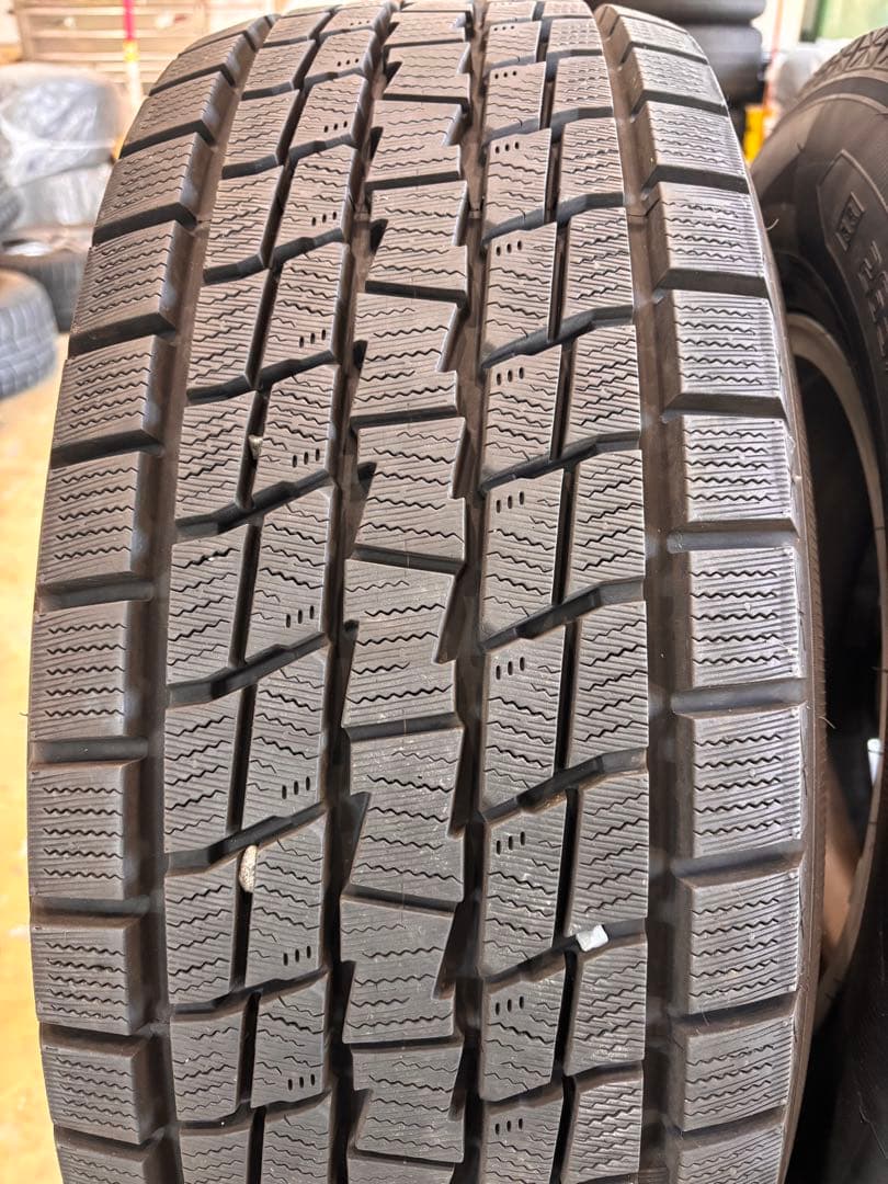 ランドクルーザープラド純正ホイールスタッドレス