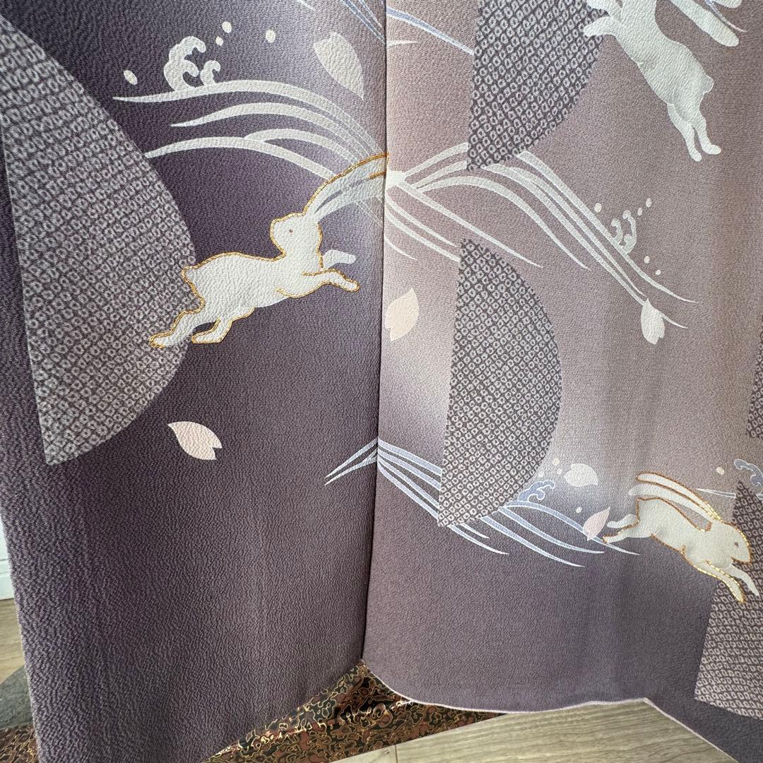 超美品　袷　訪問着　正絹　現代　波　うさぎ　小豆色　刺繍　桜　162裄65