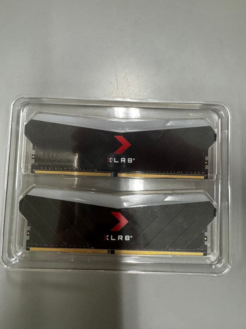 XLR8 16GB 4200MHz DDR4 メモリ