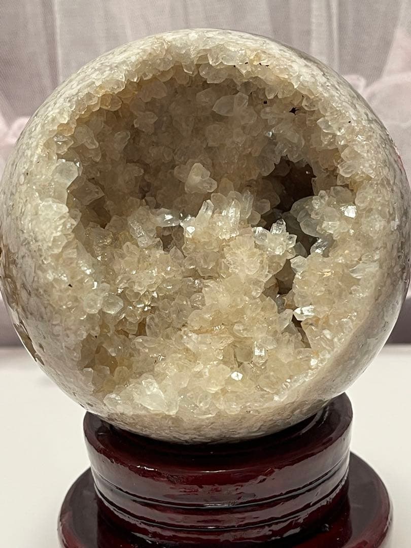 アメジスト　白い　丸玉　口笑原石 99ミリ　大きい　台座付き　② 大きい