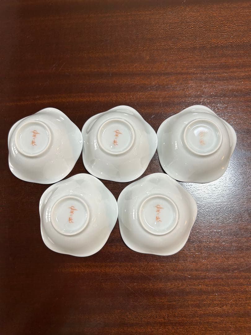 深川製磁　宮内庁御用達　寿赤絵　ペア紅茶碗皿　小皿揃　梅型銘々皿揃　１２点セット