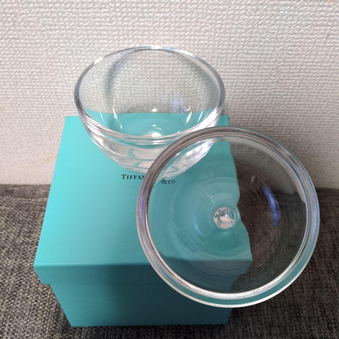（新品、美品）Tiffany & Co. リンゴ型ガラスケース