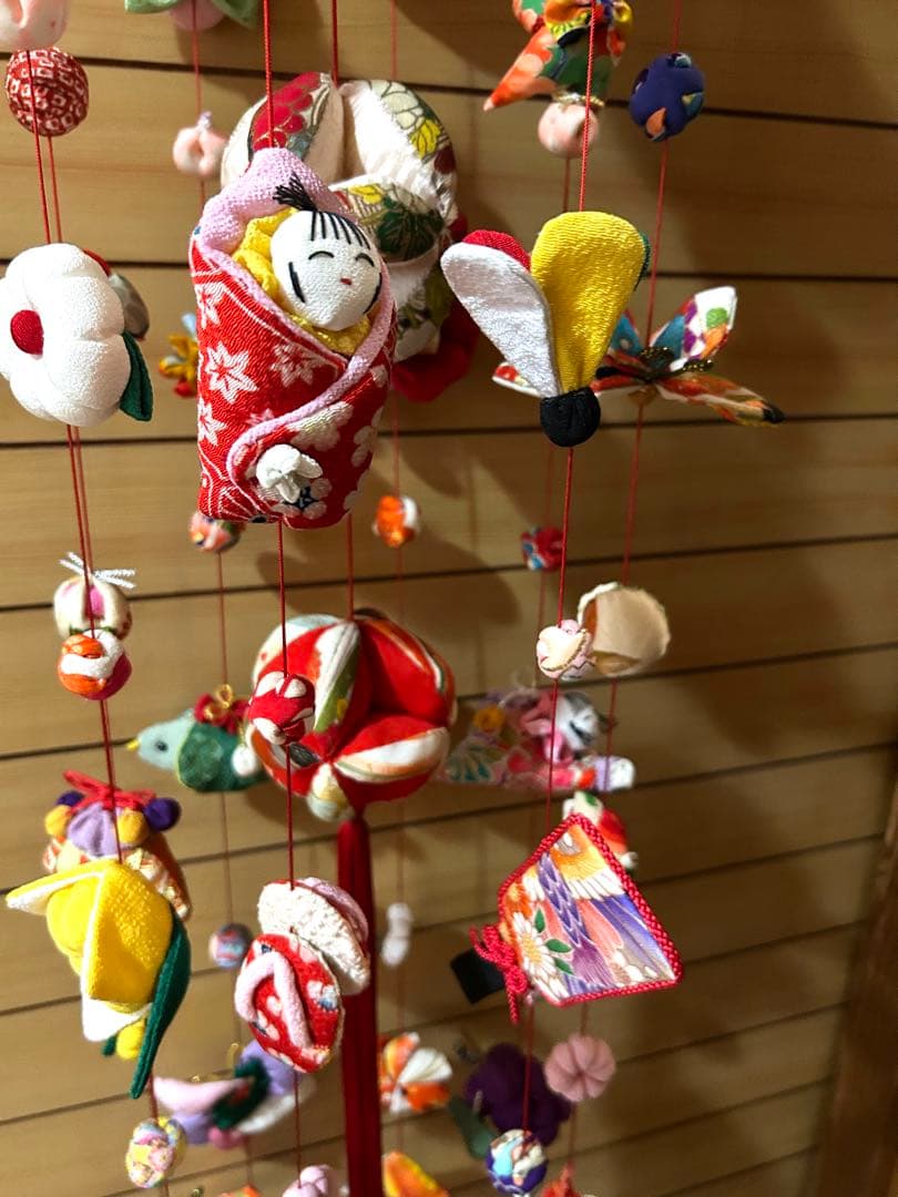 伝統工芸豪華吊るし雛9連飾り　ちりめん細工ハンドメイド　お正月、雛飾り