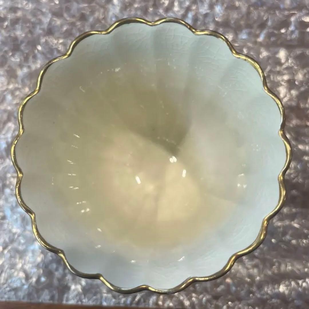 沈壽官窯の「白薩摩菊脚フリーカップ 菊」