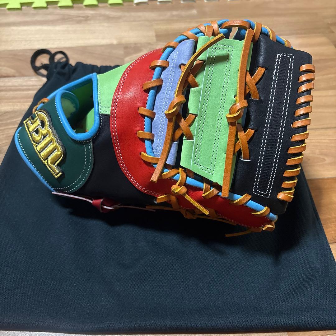 ベースマン端材軟式ファーストミット右投用