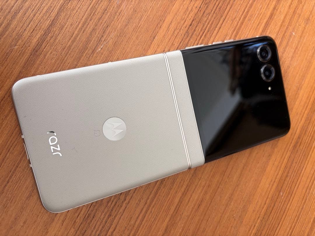 SIMフリー motorola razr 50 (512GB) サンドクリーム