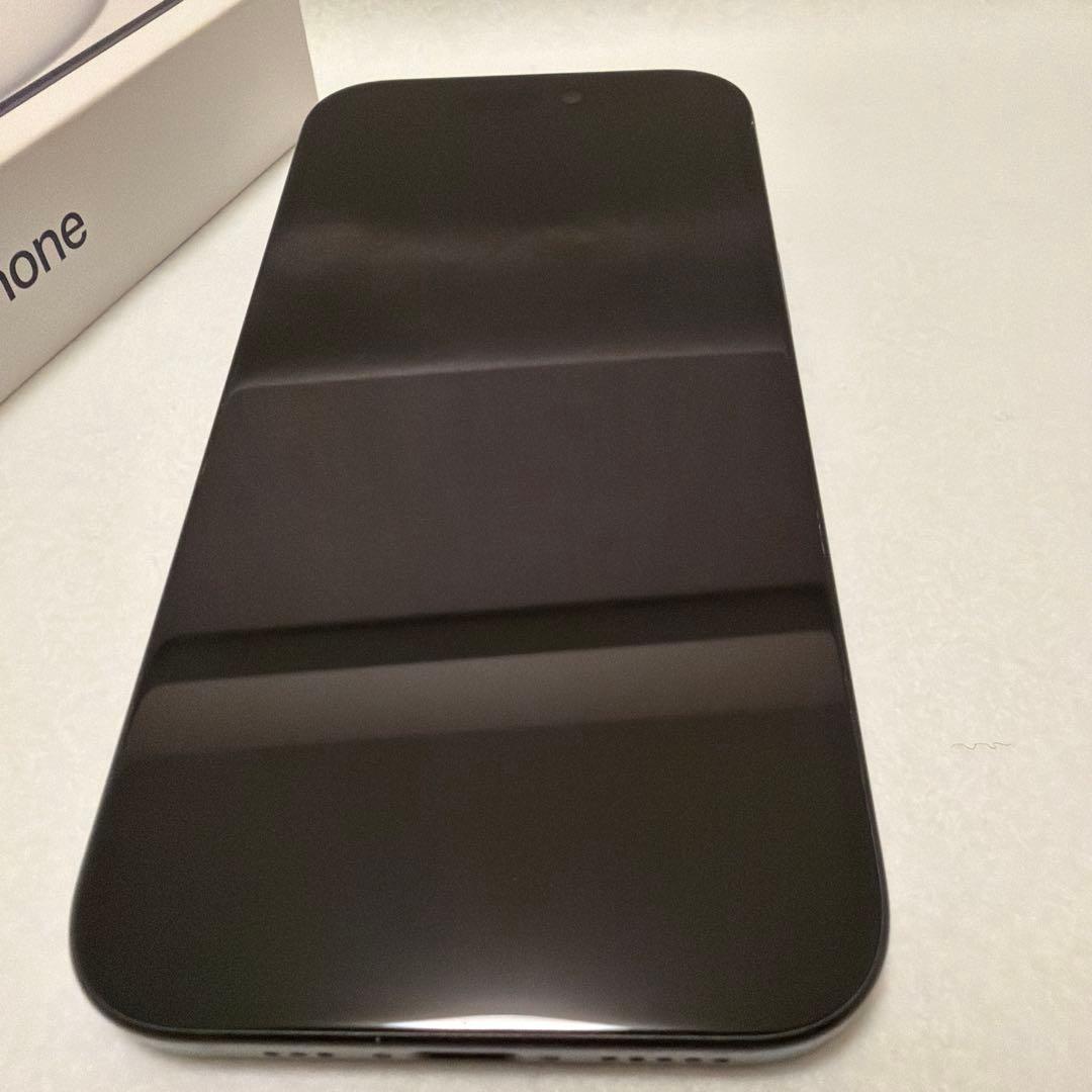 iPhone15 128GB ブラック SIMフリー 背面ヒビあり