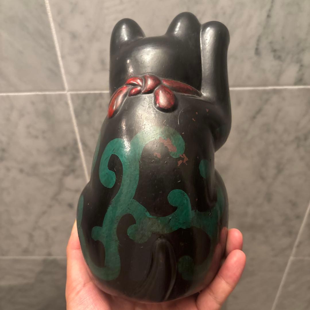 1920-30年代アンティーク妖艶な瞳と唐草模様が美しい陶器の招き猫