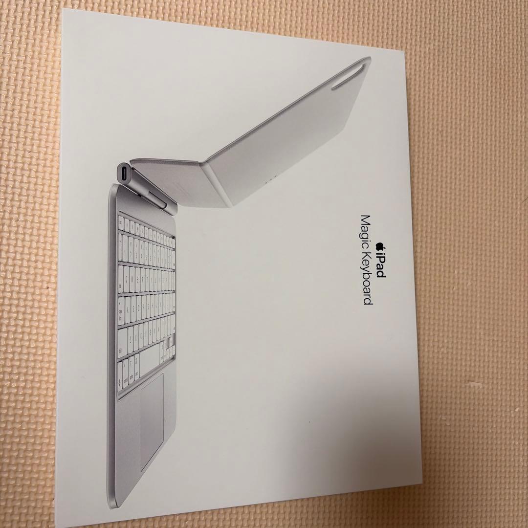サ*メ様 iPad用　Magic Keyboard（M4、5対応）　ホワイト