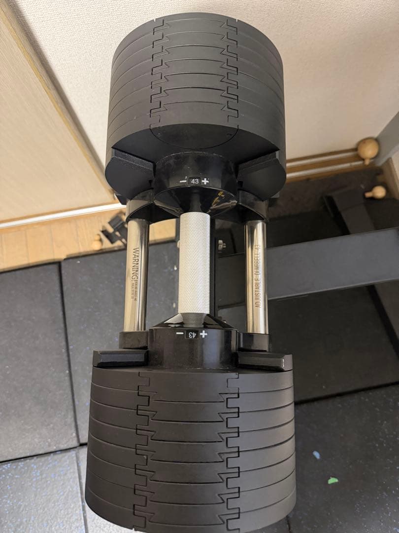 ねんねん①42kg可変式ダンベルx2、台座、5.5kgから2.5kg刻み