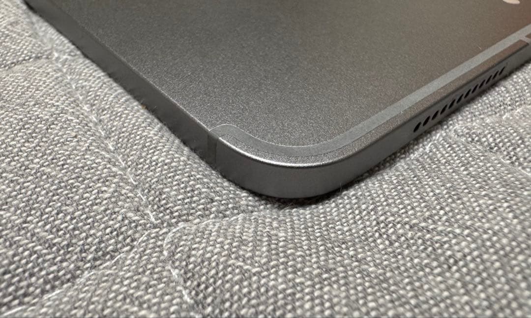 iPadAir本体 画面ひび割れフレーム曲がりあり