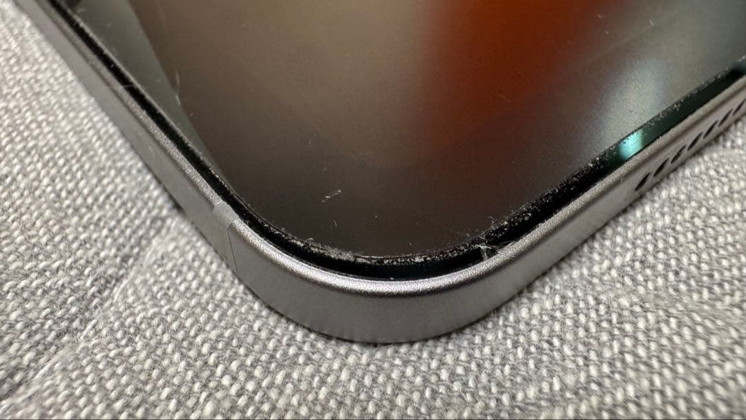 iPadAir本体 画面ひび割れフレーム曲がりあり