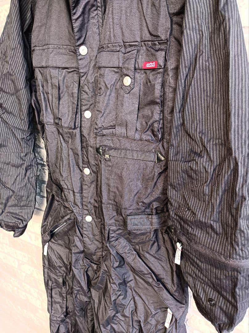 美品　スノボウェア　スキーウェア　スキー　スノボ　つなぎ　スノーボード　フード