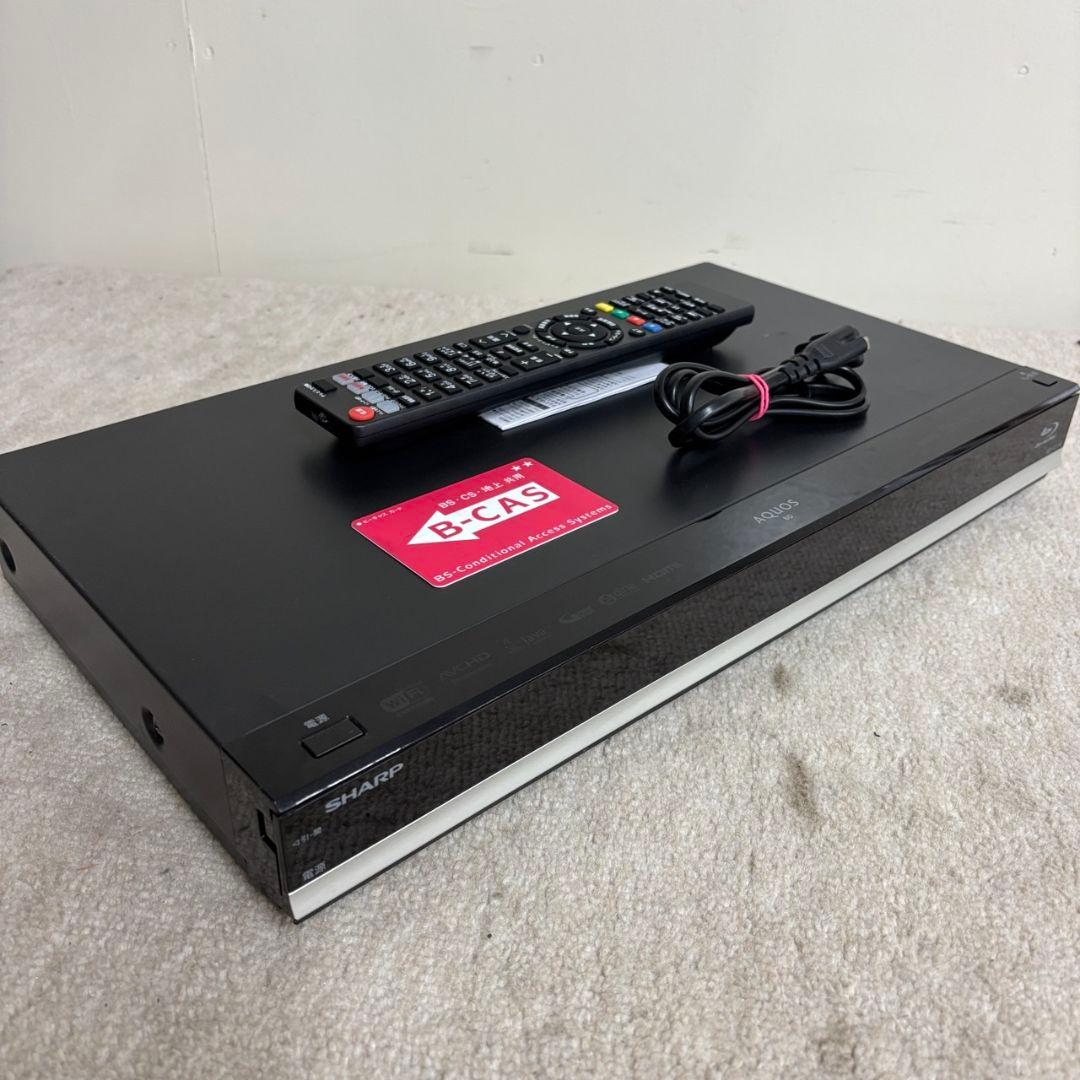952ブルーレイレコーダー　シャープ　アクオス　2TB　3番組同時録画　送料無料