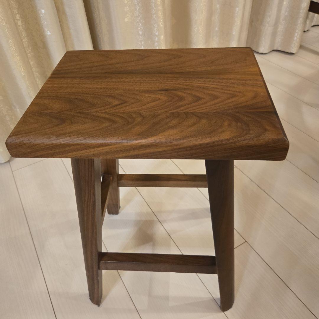 ウォールナット無垢材　スツール　四角