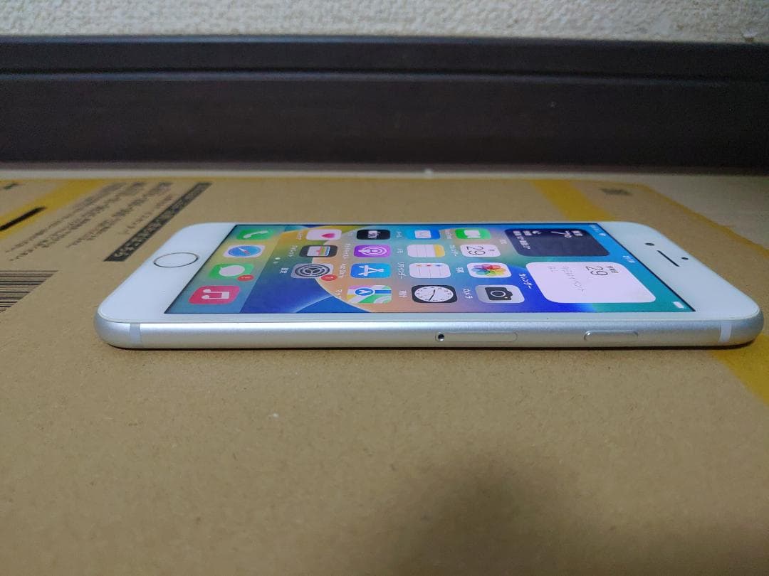 iPhone8 64GB ホワイト SIMロックなし 動作確認済