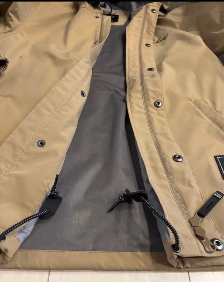 Billabong ベージュ　スノボーウェア