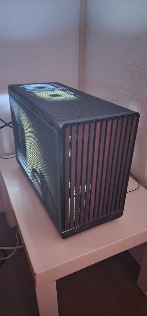岸*木様 LIANLI Compact PC Case, A3-mATX Woo