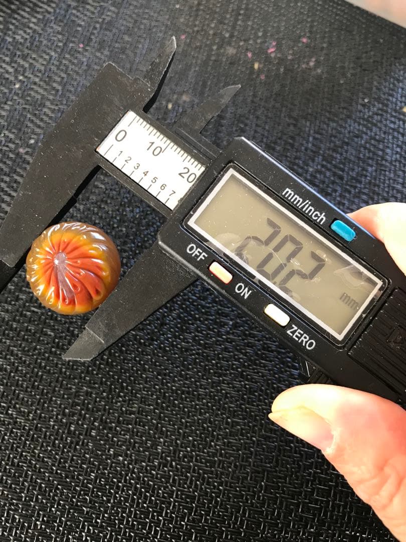 ゴビ石−1332 ゴビ瑪瑙　彫刻　『和菓子』