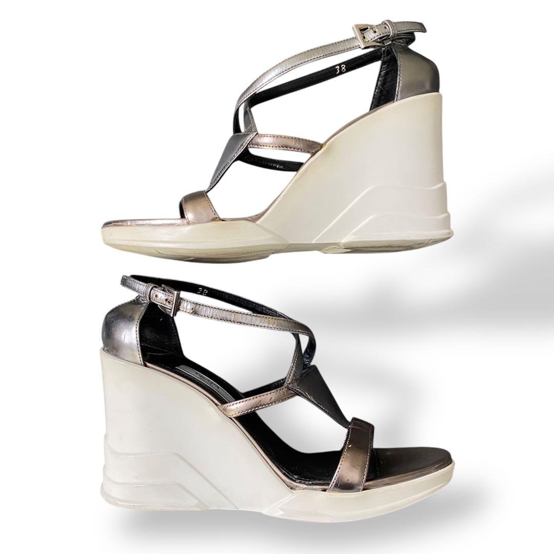 プラダ　ミュール　ハイヒール　ウェッジソール　メタリック　ストラップ　25cm