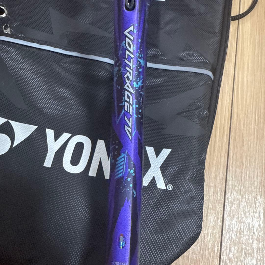 ソフトテニスラケット、ガット、付属品付き