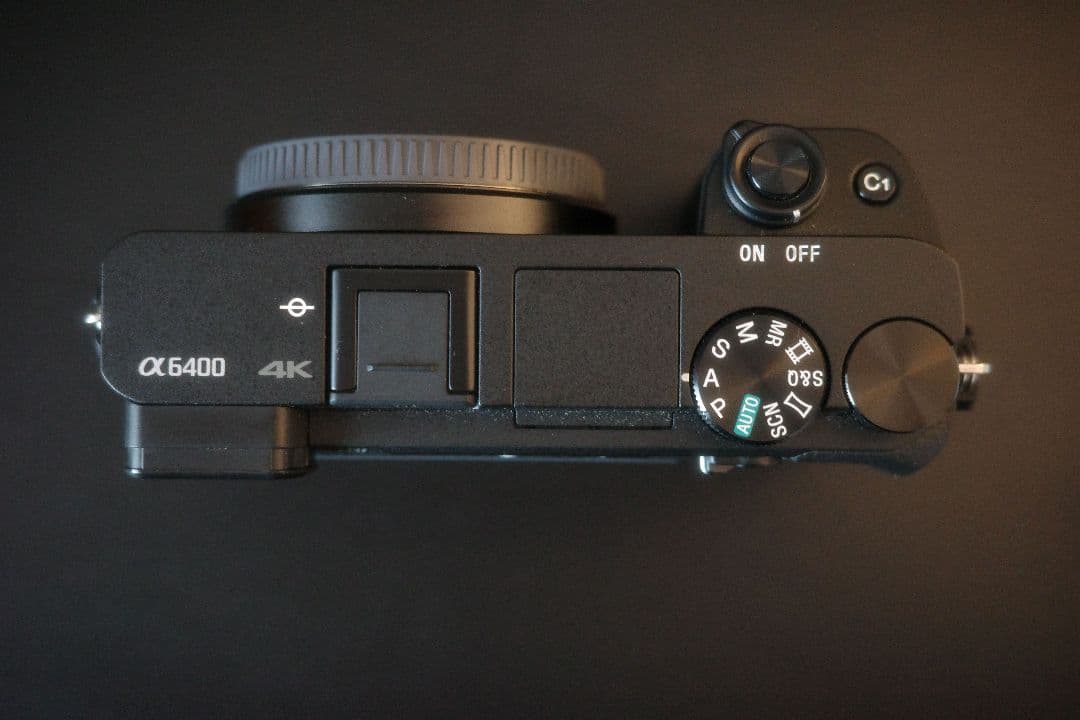 SONY α6400 ILCE-6400L ボディ(2528ショット)+周辺機器