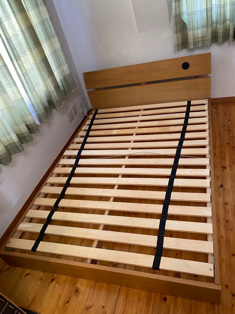 [引き取り限定] 木製 すのこＷベッド 約200cm x 約140cm