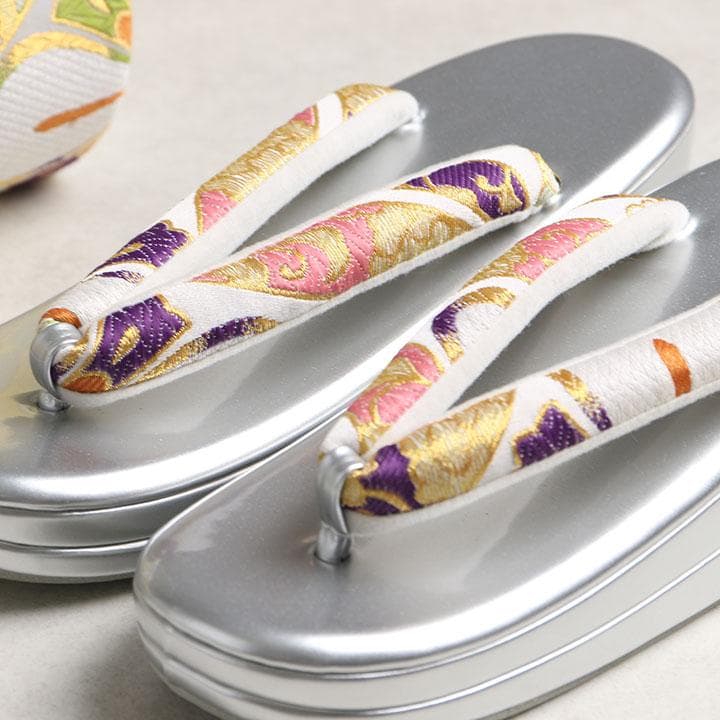 【新品】振袖用 草履バッグセット　古典 七宝文様　02809N