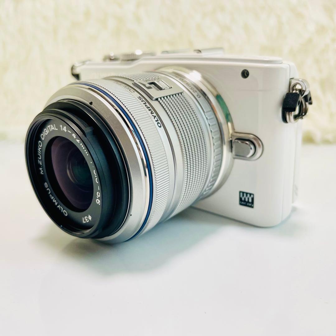 美品　ミラーレス一眼　OLYMPUS E-PL5 電動パンケーキレンズ付き