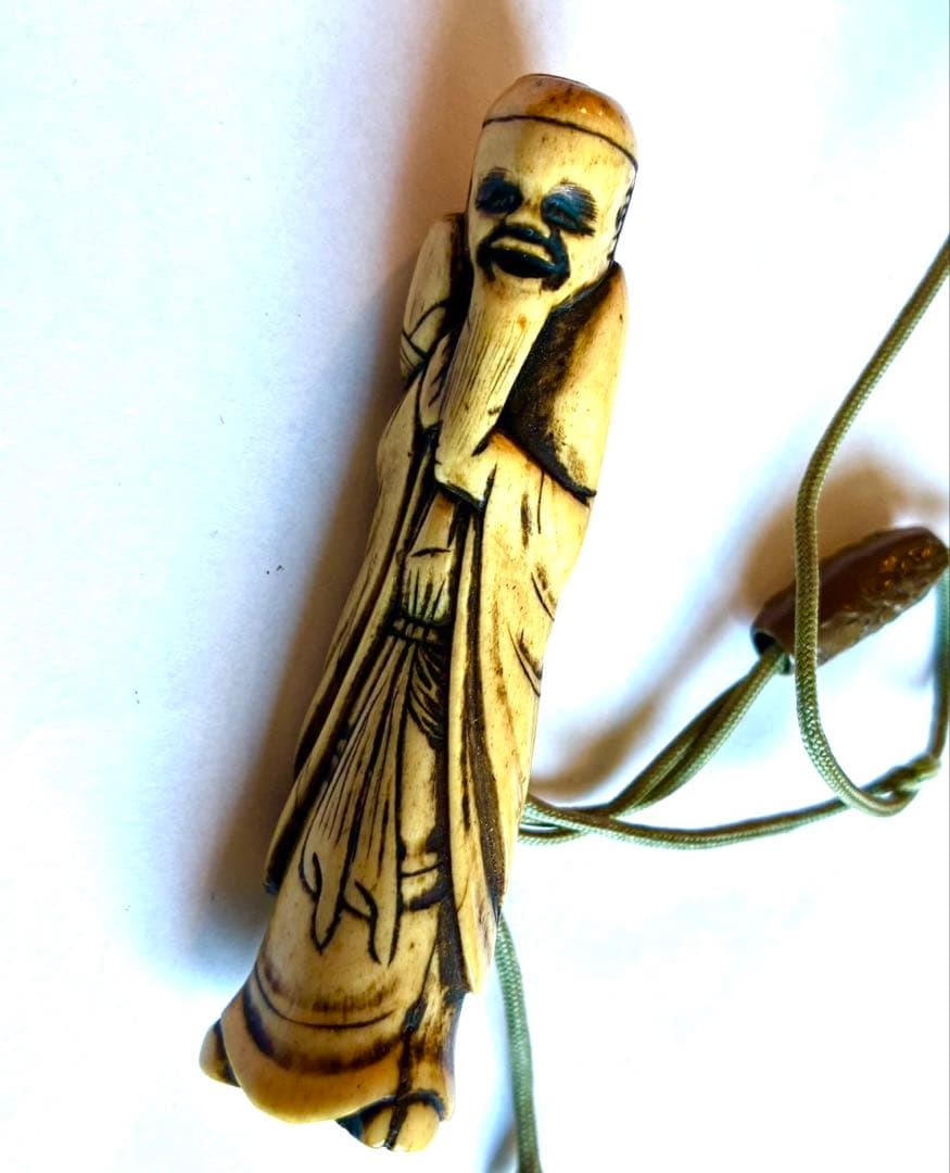 時代物　猿鷹図高蒔絵印籠