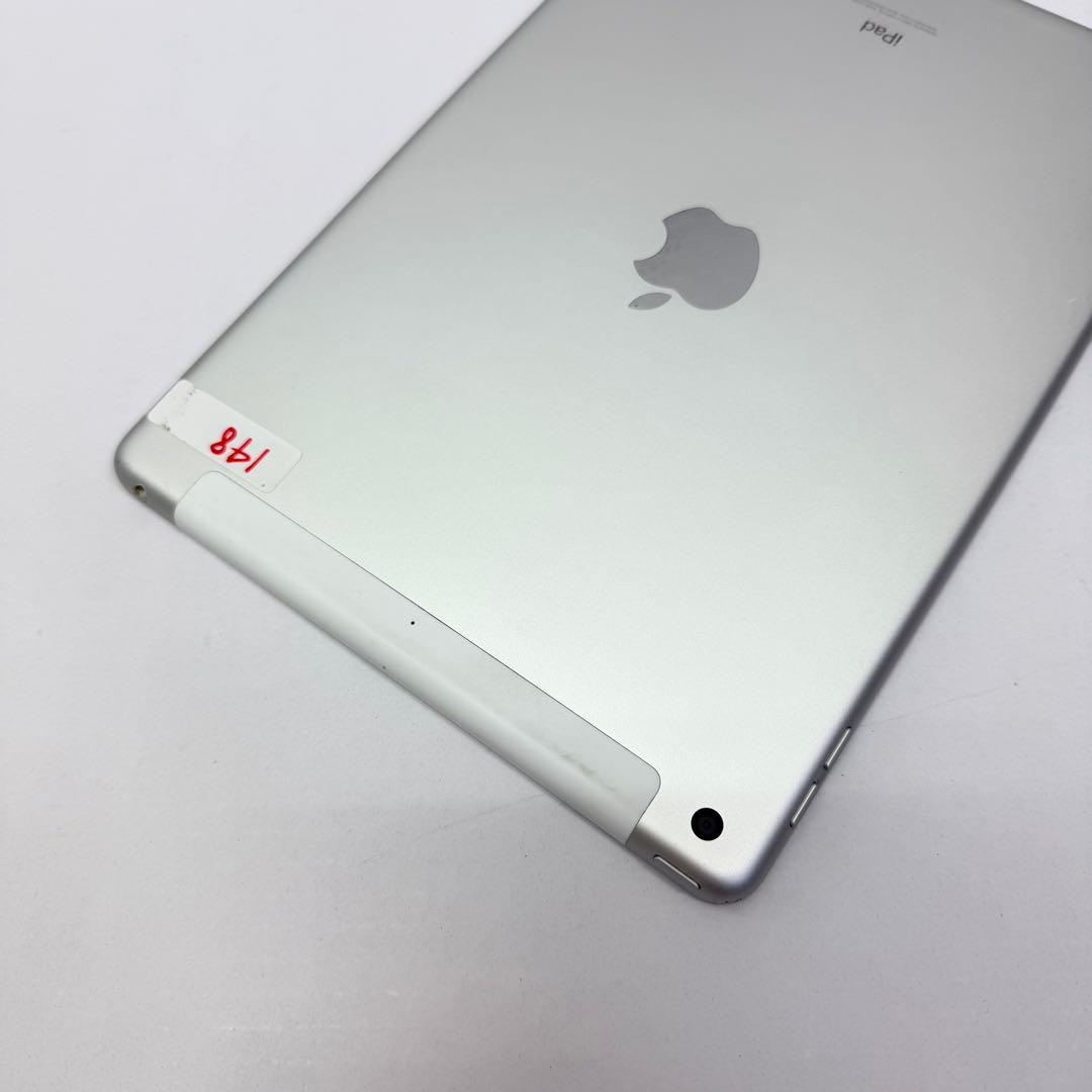 IPad 第8世代 32GB セルラーモデル シルバー