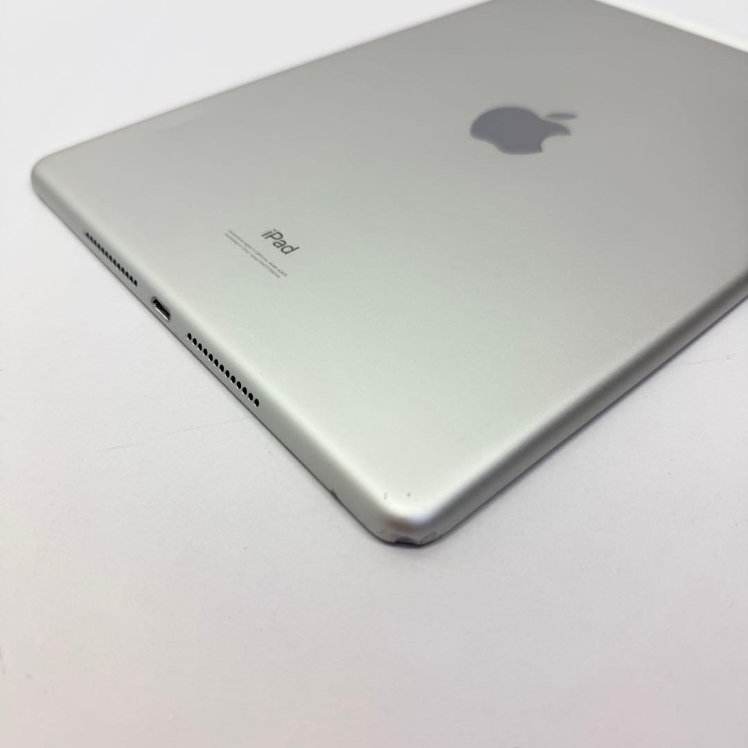 IPad 第8世代 32GB セルラーモデル シルバー