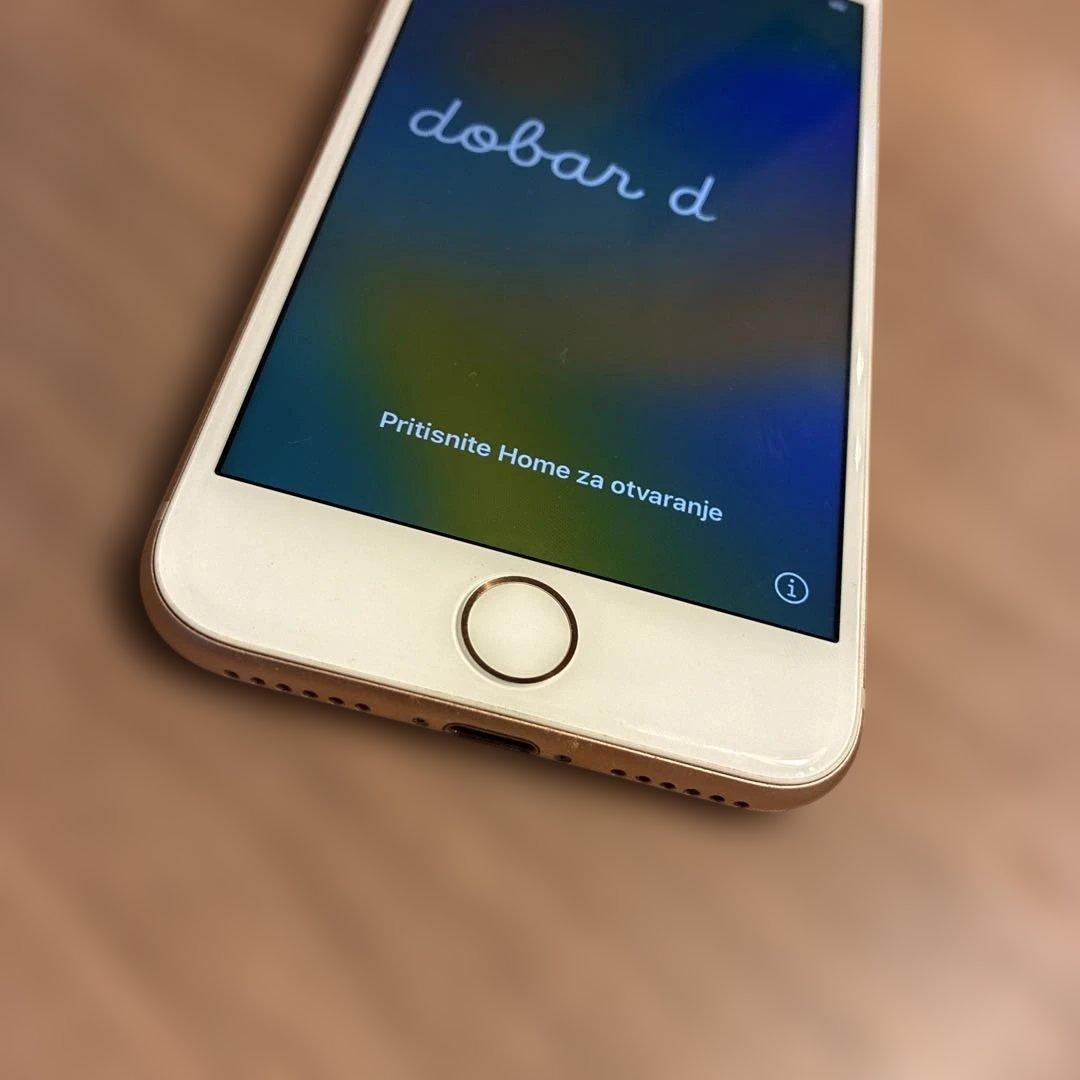 Apple iPhone ゴールド 8 本体