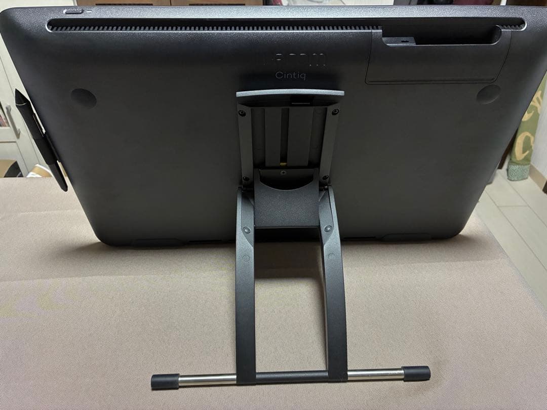 Wacom Cintiq 22 FHD DTK2260K1D 箱無し フィルム付