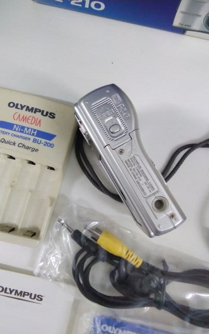 OLYMPUS　デジタルカメラ