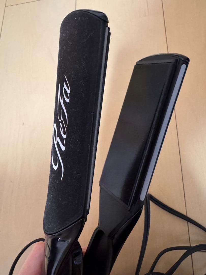 リファ　ストレートアイロン　プロ（ブラック）美品