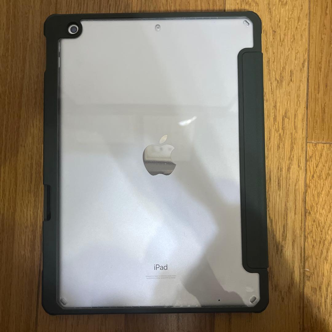 iPad 第8世代 本体 折りたたみカバー（濃緑）付