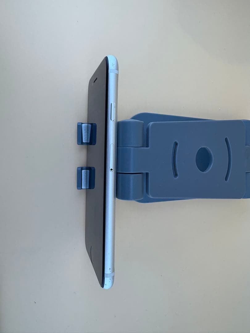 iphone SE3 スターライト 64GB SIMフリー バッテリー88%