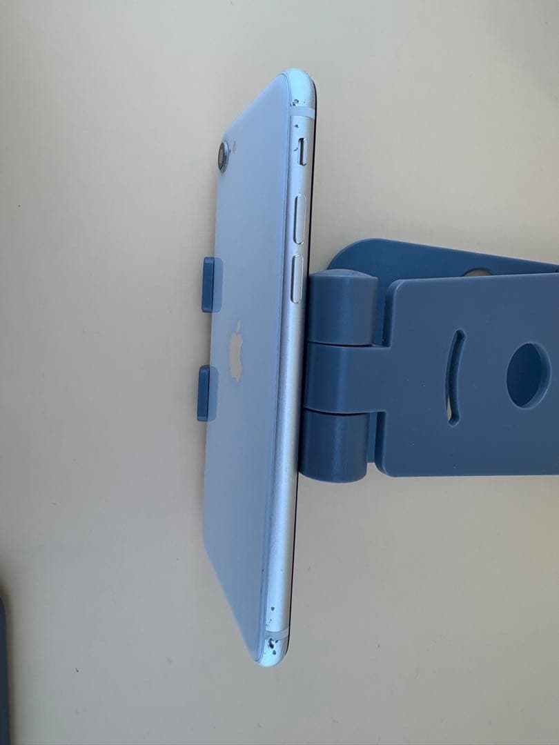 iphone SE3 スターライト 64GB SIMフリー バッテリー88%