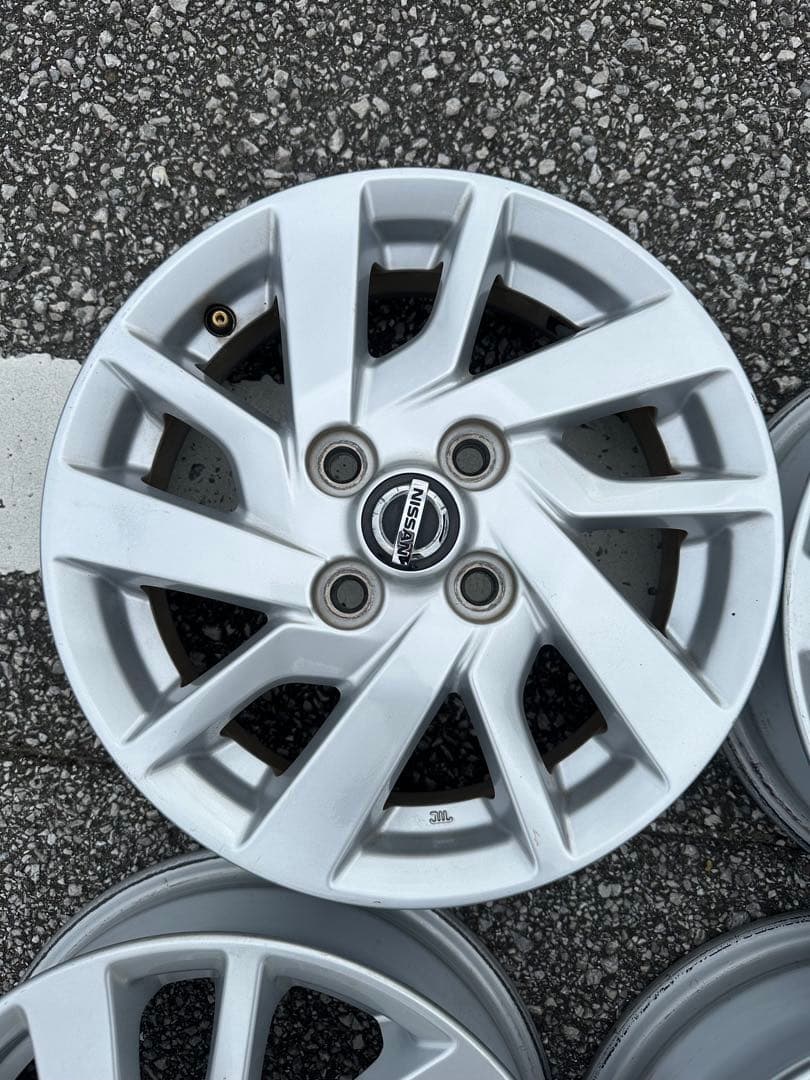 日産デイズ　純正14インチアルミホイール　エアー