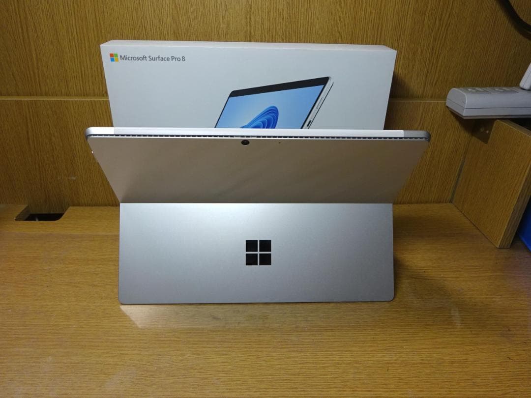 美品 Surface Pro 8　i5 13インチPixelSense Flow