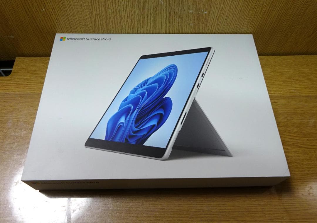 美品 Surface Pro 8　i5 13インチPixelSense Flow
