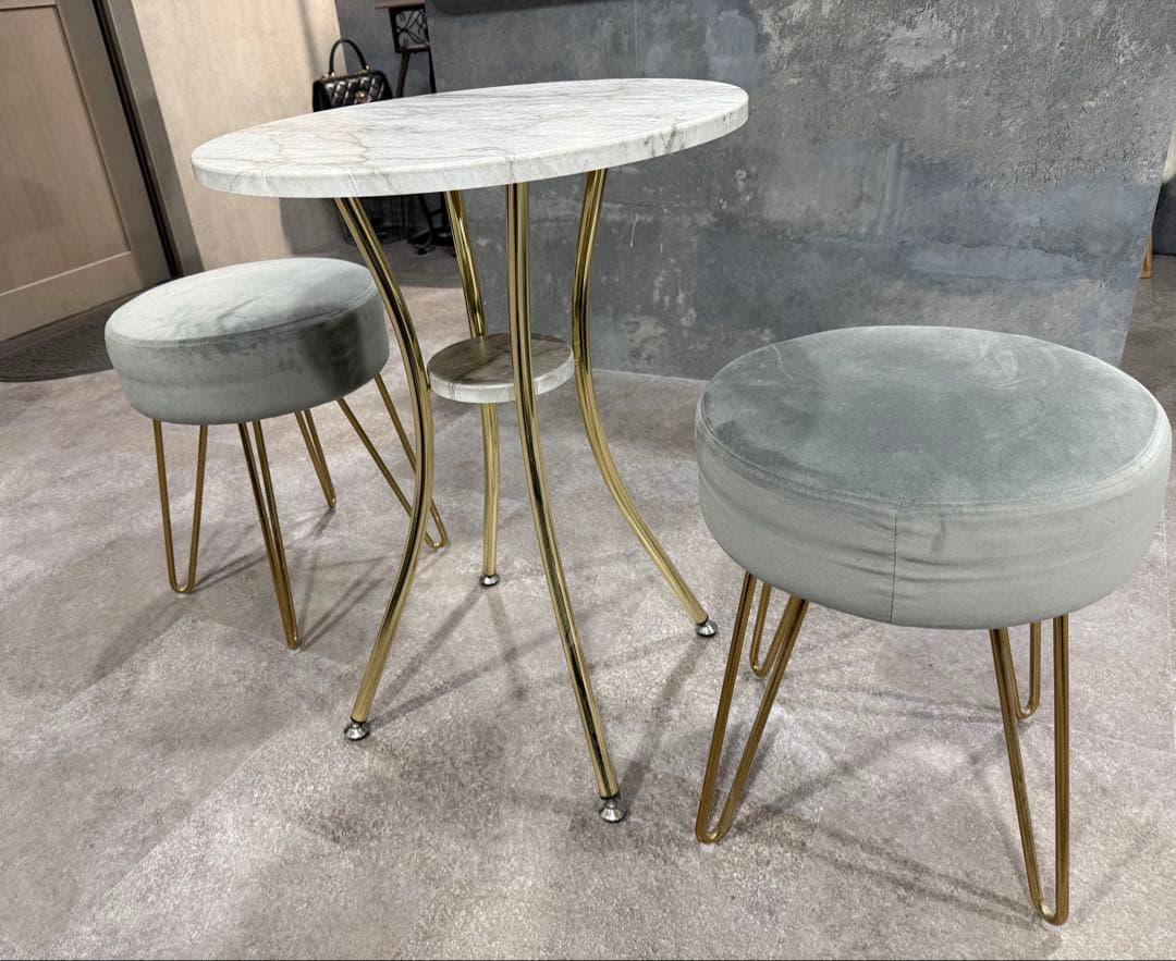 【美品】大理石風テーブルとビロード椅子セット