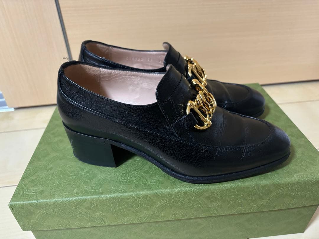 GUCCIローファー 黒×ゴールド レザー　35