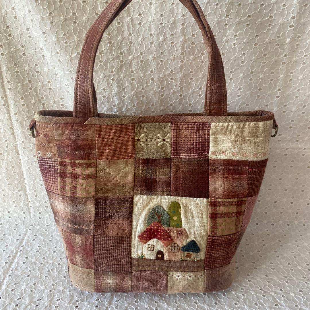 126.ハンドメイド＊先染め生地＊お家のアップリケバッグ