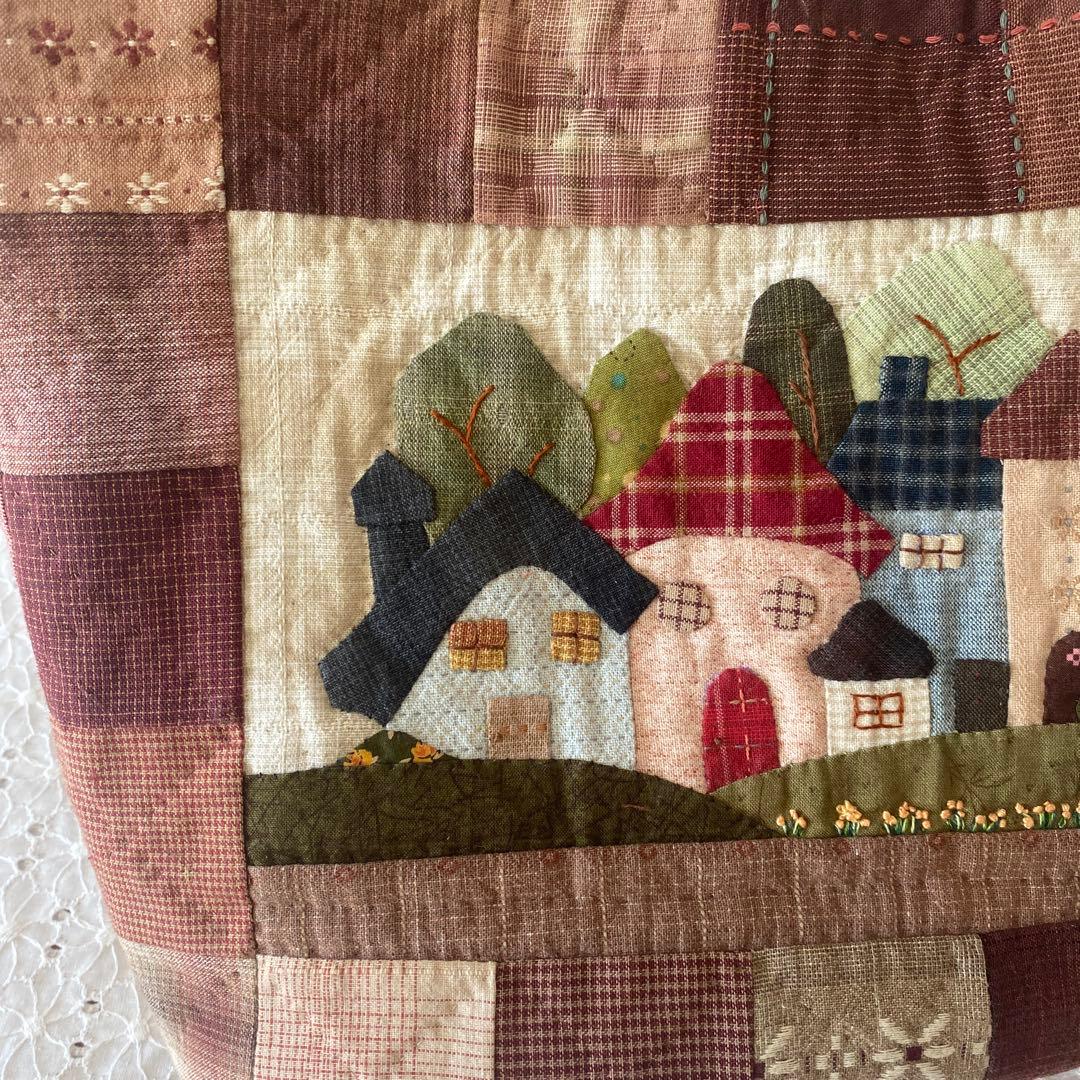 126.ハンドメイド＊先染め生地＊お家のアップリケバッグ